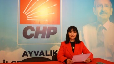 AYVALIK’TA CHP’Lİ KADINLAR BELEDİYELERDE SEÇME VE SEÇİLME HAKKI KAZANILMASININ YILDÖNÜMÜNÜ UNUTMADI