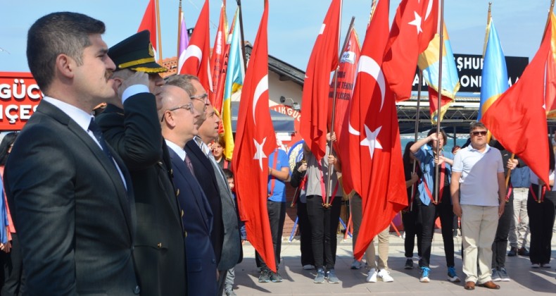 AYVALIK’TA ATATÜRK VE 19 MAYIS COŞKUSU