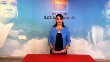 AYVALIK’TA CHP’Lİ KADINLARDAN “MUTLAKA OY VER” ÇAĞRISI