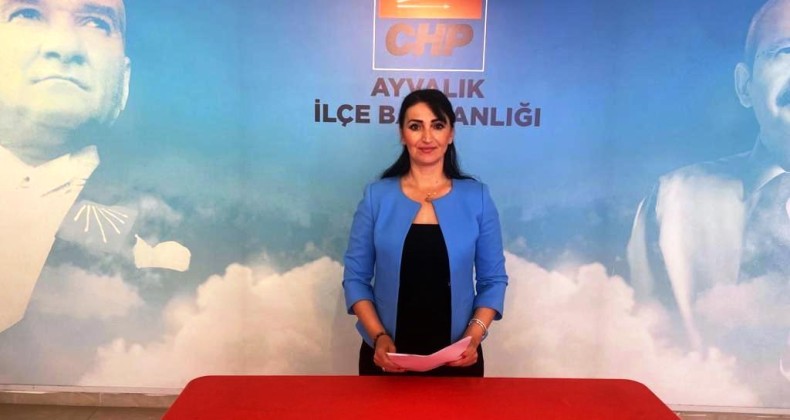 AYVALIK’TA CHP’Lİ KADINLARDAN “MUTLAKA OY VER” ÇAĞRISI