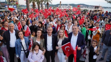 AYVALIK’TA 19 MAYIS’A GÖRKEMLİ KUTLAMA