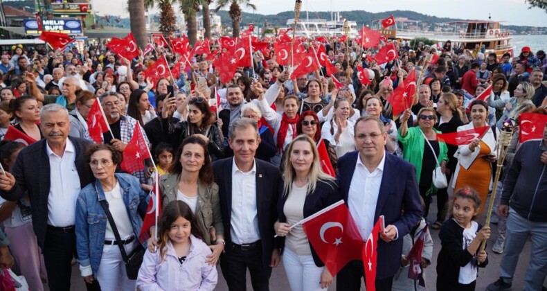 AYVALIK’TA 19 MAYIS’A GÖRKEMLİ KUTLAMA