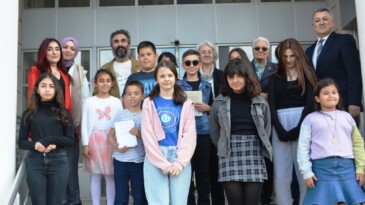 AYVALIK’TA NEJAT HÜRBAŞ HİKÂYE YARIŞMASINDA DERECEYE GİRENLER ÖDÜLLERİNE KAVUŞTU