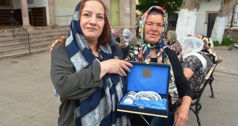 AYVALIK’TA CUMHURBAŞKANI ERDOĞAN İÇİN MEVLİT VE PİLAV HAYRI