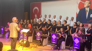 AYVALIK MÜZİK DERNEĞİ KULAKLARIN PASINI SİLDİ