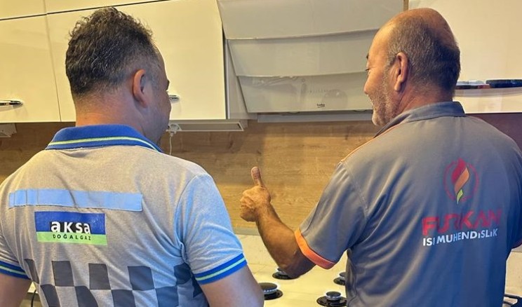 AYVALIK İLK DOĞAL GAZLI EVİNE KAVUŞTU