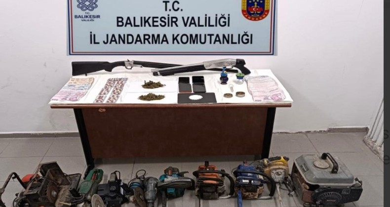 AYVALIK’TA JANDARMADAN UYUŞTURUCU OPERASYONU