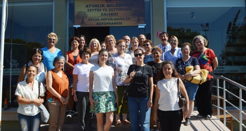 KOMİLİ’DEN AYVALIK ZEYTİN MÜZESİ’NDE KADIN ÇİFTÇİLERE ZEYTİN EĞİTİMİ