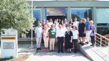 AYVALIK’TA ZEYTİN ÇİFTÇİSİ KADINLARA BAŞARI BELGESİ