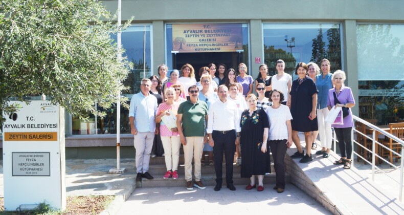 AYVALIK’TA ZEYTİN ÇİFTÇİSİ KADINLARA BAŞARI BELGESİ