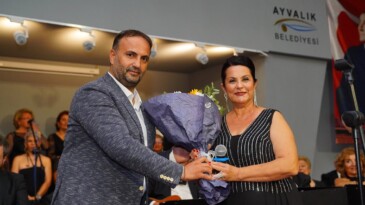 AYVALIK’TA MESUT DURAN MÜZİK DERNEĞİ’NDEN CUMHURİYET KONSERİ