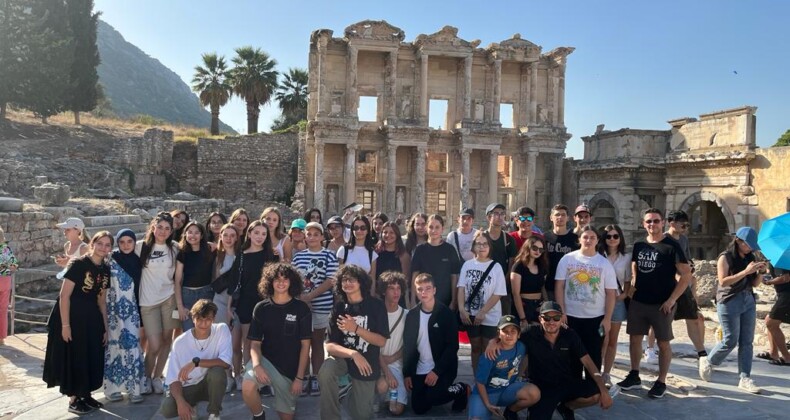 AYVALIK’TA AYAL ALMANYALI ÖĞRENCİLERİ AĞIRLADI