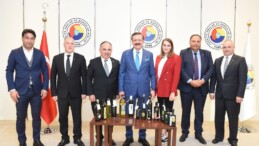 ATO BAŞKANI ALİ UÇAR ZEYTİNYAĞI İHRACATINDAKİ SORUNLARI DEĞERLENDİRDİ