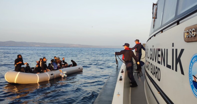 AYVALIK’TA TÜRK KARASULARINA İTİLEN 34 GÖÇMEN KURTARILDI