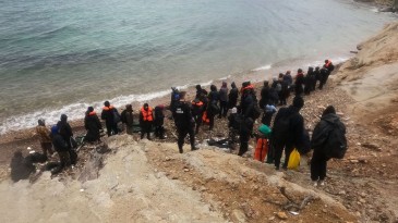 -AYVALIK’TA 81 GÖÇMEN KURTARILDI