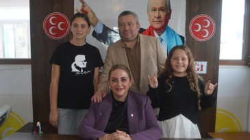 CUMHUR İTTİFAKI’NIN AYVALIK’TAKİ İLK ADAY ADAYI ÖZLEM YALÇIN OLDU