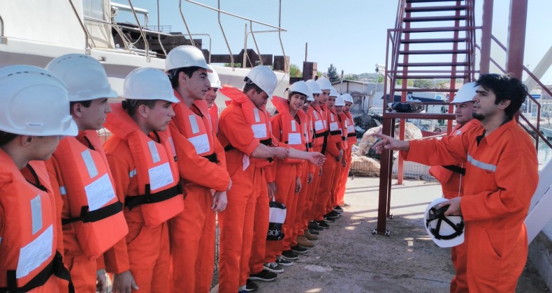 AYVALIK’TA VATANDAŞLARA YÖNELİK DENİZCİLİK KURSLARI BAŞLIYOR