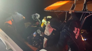 AYVALIK’TA 46 GÖÇMEN KURTARILDI