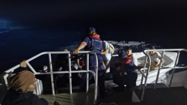 AYVALIK AÇIKLARINDA 15 DÜZENSİZ GÖÇMEN YAKALANDI