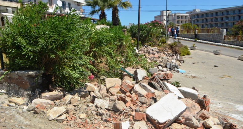 AYVALIK’TA LALE ADASI’NDA İŞGALLERE BAKANLIK DARBESİ