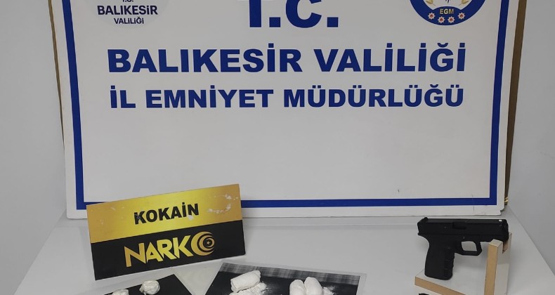 AYVALIK’TA POLİSTEN KOKAİN OPERASYONU