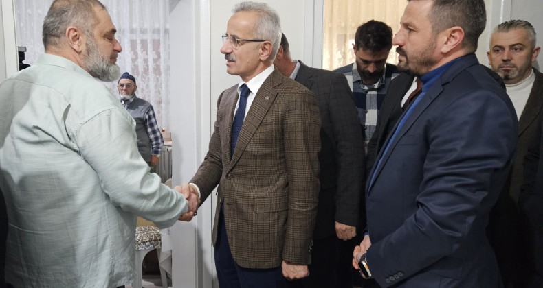ULAŞTIRMA VE ALTYAPI BAKANI ABDULKADİR URALOĞLU’NDAN TAZİYE ZİYARETİ