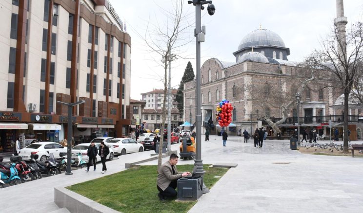 BALIKESİR’DE İNTERNETSİZ SOKAK KALMAYACAK