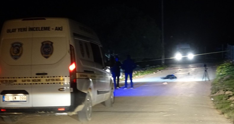 AYVALIK’TA 45 YAŞINDAKİ ŞAHIS TÜFEK VE TABANCALI SALDIRI SONUCUNDA HAYATINI KAYBETTİ