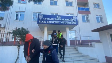 AYVALIK’TA NARKOTİK POLİSİ UYUŞTURUCU SATICILARINA GEÇİT VERMİYOR