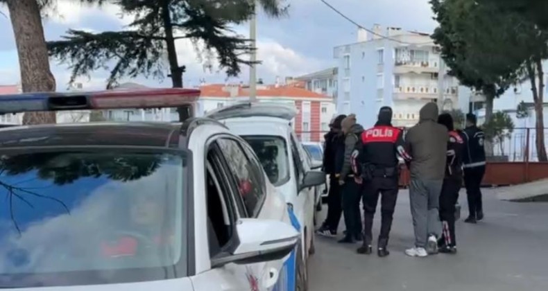 AYVALIK’IN DÜNYACA ÜNLÜ CUNDA ADASI’NA DADANAN HIRSIZLIK ÇETESİ POLİS OPERASYONUYLA ÇÖKERTİLDİ