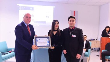 BALIKESİRLİ GENÇ YAZARA BÜYÜK ONUR