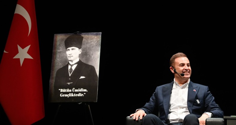 GENÇLER SORDU BAŞKAN AKIN CEVAPLADI