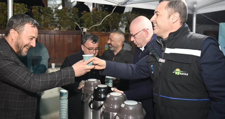 AHMET AKIN, HAL ESNAFIYLA SAHUR YAPTI