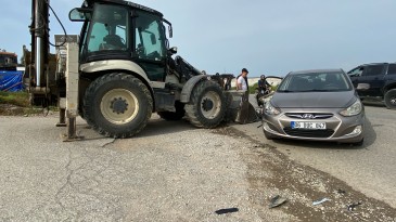 AYVALIK’TA KEPÇE İLE OTOMOBİL ÇARPIŞTI; 1 ÇOCUK VE HAMİLE BİR KADIN YARALANDI