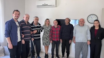 AYVALIK KÜTÜPHANESİNDE ÖZEL ÖĞRENCİLERDEN ANLAMLI SERGİ