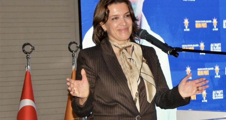 AK PARTİLİ BETÜL AKIN’DAN AYVALIK’A 400 TEKNELİK BARINAK MÜJDESİ