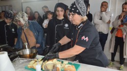 AYVALIK’TA “SIFIR ATIK MUTFAK” PROJESİ EV EKONOMİLERİNE DESTEK OLACAK