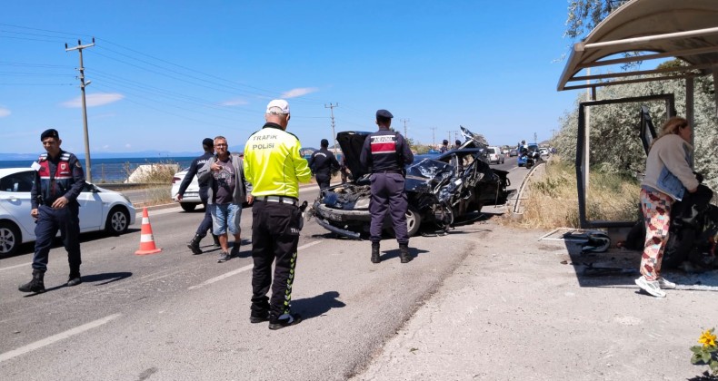 AYVALIK’TA ZİNCİRLEME KAZA; 4 YARALI