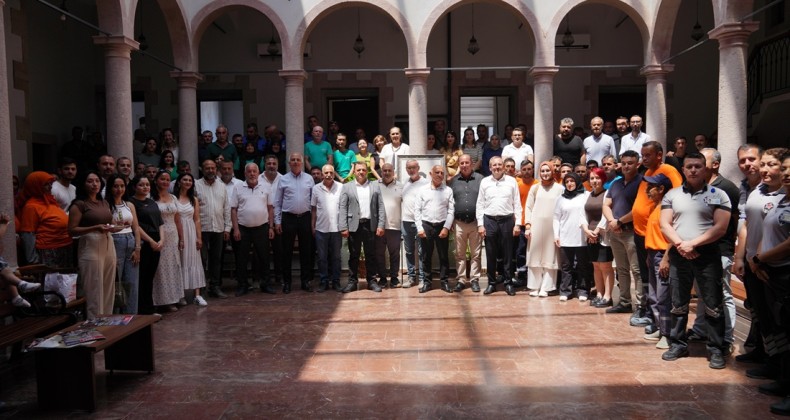 AYVALIK’TA BAŞKAN MESUT ERGİN’DEN KURBAN BAYRAMI KUTLAMASINDA İKRAMİYE MÜJDESİ