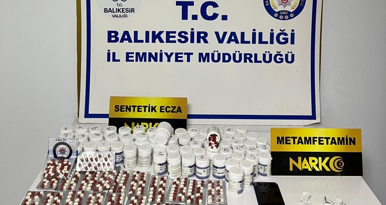 AYVALIK’TA YAKLAŞIK 4 BİN ADET UYUŞTURUCU HAP ELE GEÇİRİLDİ