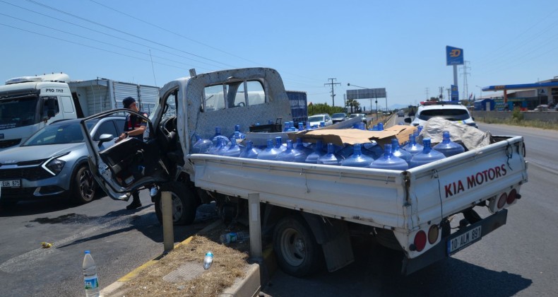 AYVALIK’TA TIR İLE KAMYONET ÇARPIŞTI; 1 KİŞİ YARALANDI