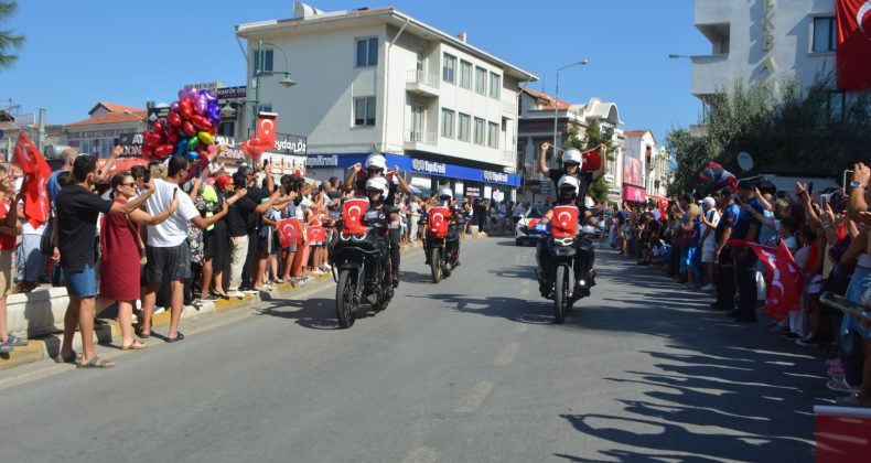 AYVALIK’TA ZAFER BAYRAMI’NIN 103. YILDÖNÜMÜ COŞKUSU