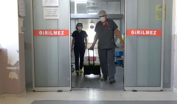 AYVALIK’TA HAYATINI KAYBEDEN ŞÜKRAN ÇINAR’IN ORGANLARI 5 HASTAYA UMUT OLDU