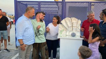 GÖMEÇ’TE 5. ULUSLARARASI KUZEY EGE HEYKEL SEMPOZYUMU VE KAFEBÜS TRAVLA AÇILIŞI