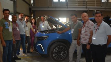 AYVALIK’TA ÖĞRETMENLERE “HİBRİT VE ELEKTRİKLİ ARAÇ TEKNOLOJİLERİ” EĞİTİMİ