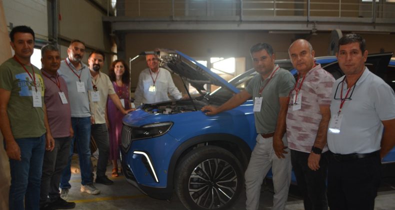 AYVALIK’TA ÖĞRETMENLERE “HİBRİT VE ELEKTRİKLİ ARAÇ TEKNOLOJİLERİ” EĞİTİMİ