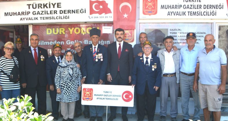 AYVALIK’TA CUMHURİYET BAŞSAVCISI ACEMOĞLU GAZİLERİ UNUTMADI
