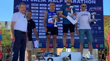 3.⁠ ⁠ULUSLARARASI AYVALIK YARI MARATONU TAMAMLANDI