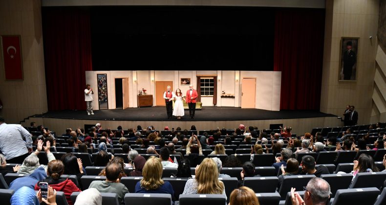 BALIKESİR’DE KÜLTÜR VE SANATIN KALBİ AVLU’DA ATIYOR