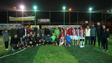 GÖMEÇ’TE CUMHURİYET KUPASI’NDA ŞAMPİYON YAYA MAHALLESİ OLDU